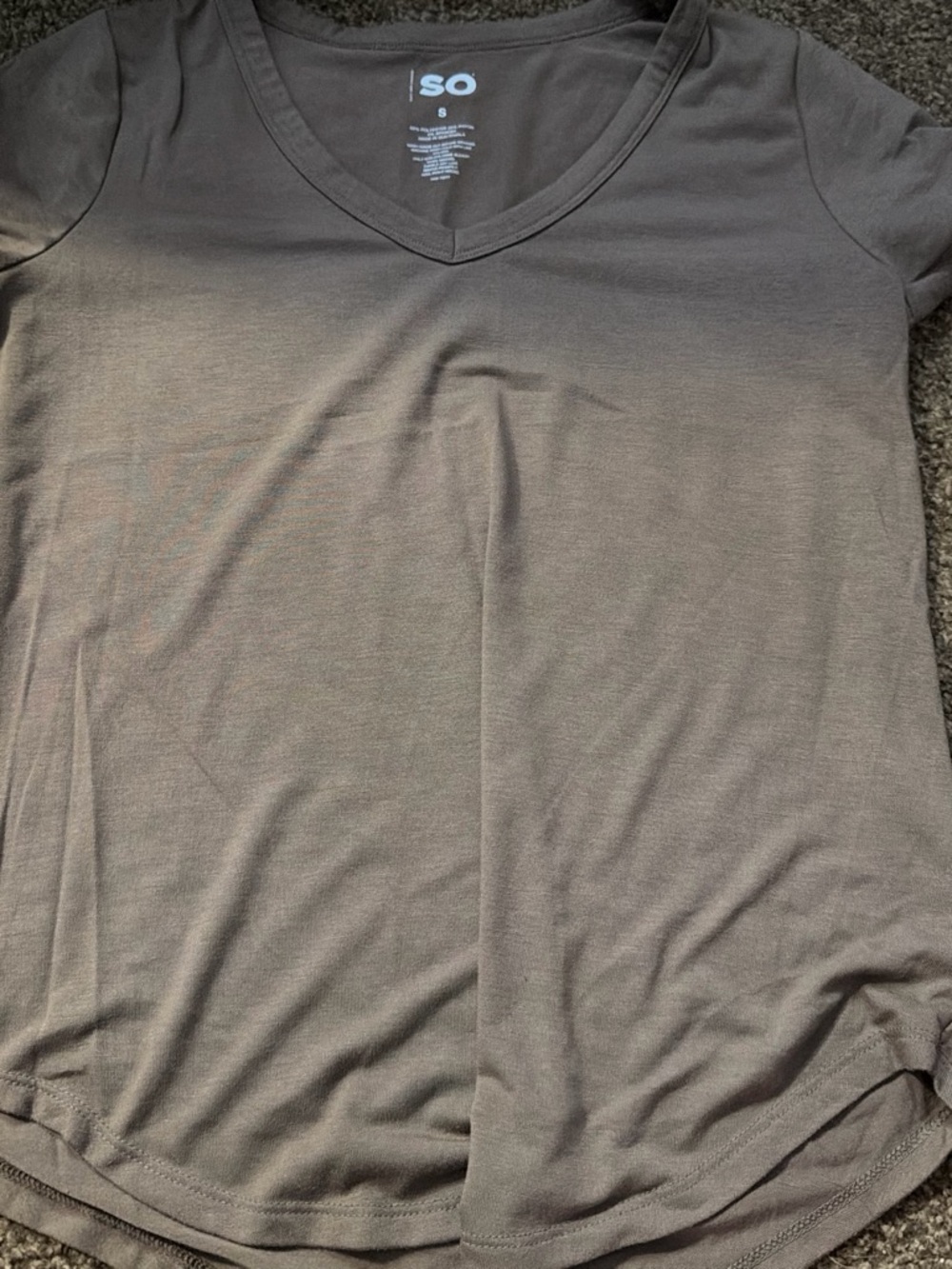 SO Women's Short-Sleeve V-Neck Tee in Gray